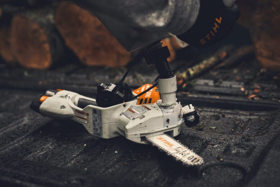 ENGRASE AUTOMATICO EN LA MINI MOTOSIERRA PROFESIONAL A BATERIA STIHL GTA 40