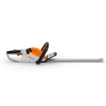 PERFIL DERECHO DEL CORTASETOS STIHL. ABATERIA HSA 40 DONDE APRECIAMOS SUS 50 CM DE LONGITUD DE ESPADA